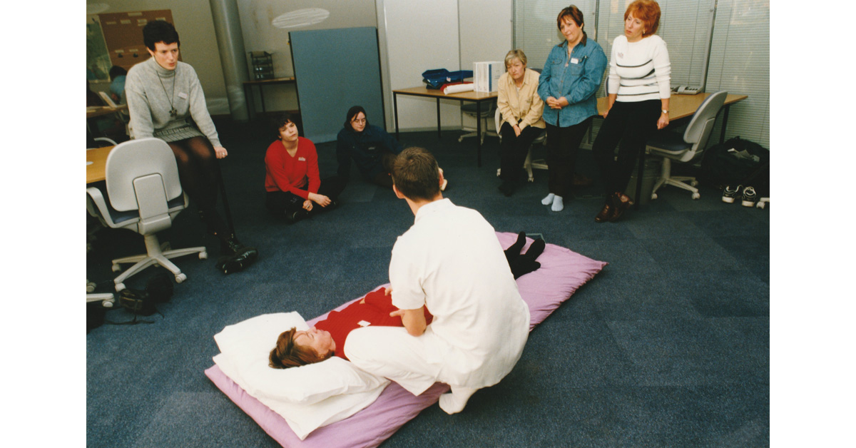 Healing with Qigong demonstration by Des Lawton. San Bao Qigong blog.